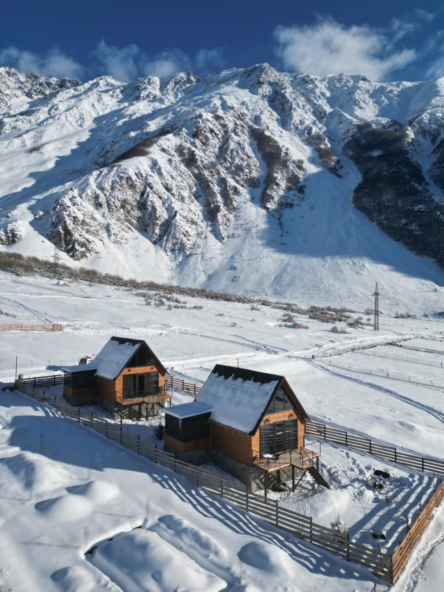 Traveler'S Cottages In Kazbegi Buitenkant foto
