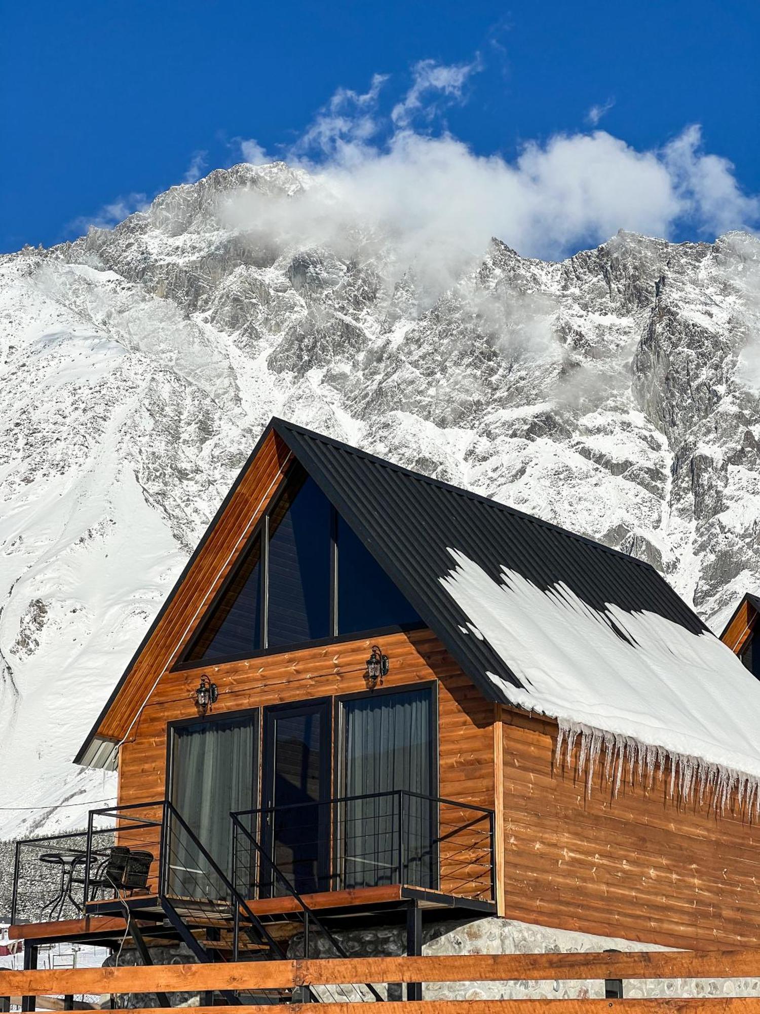 Traveler'S Cottages In Kazbegi Buitenkant foto