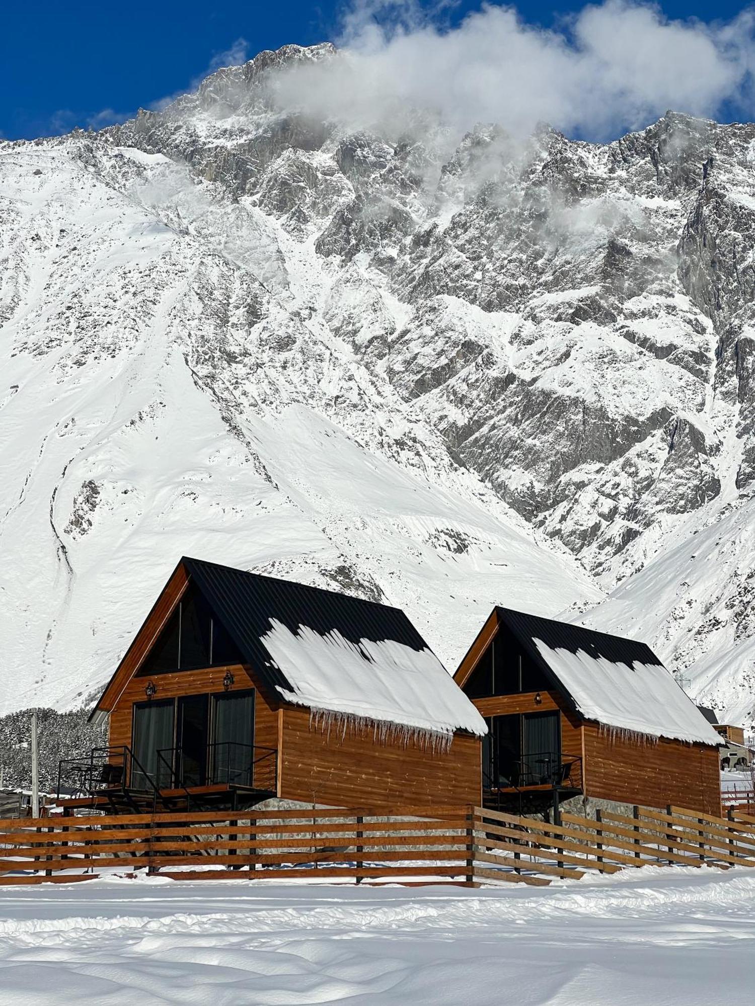 Traveler'S Cottages In Kazbegi Buitenkant foto