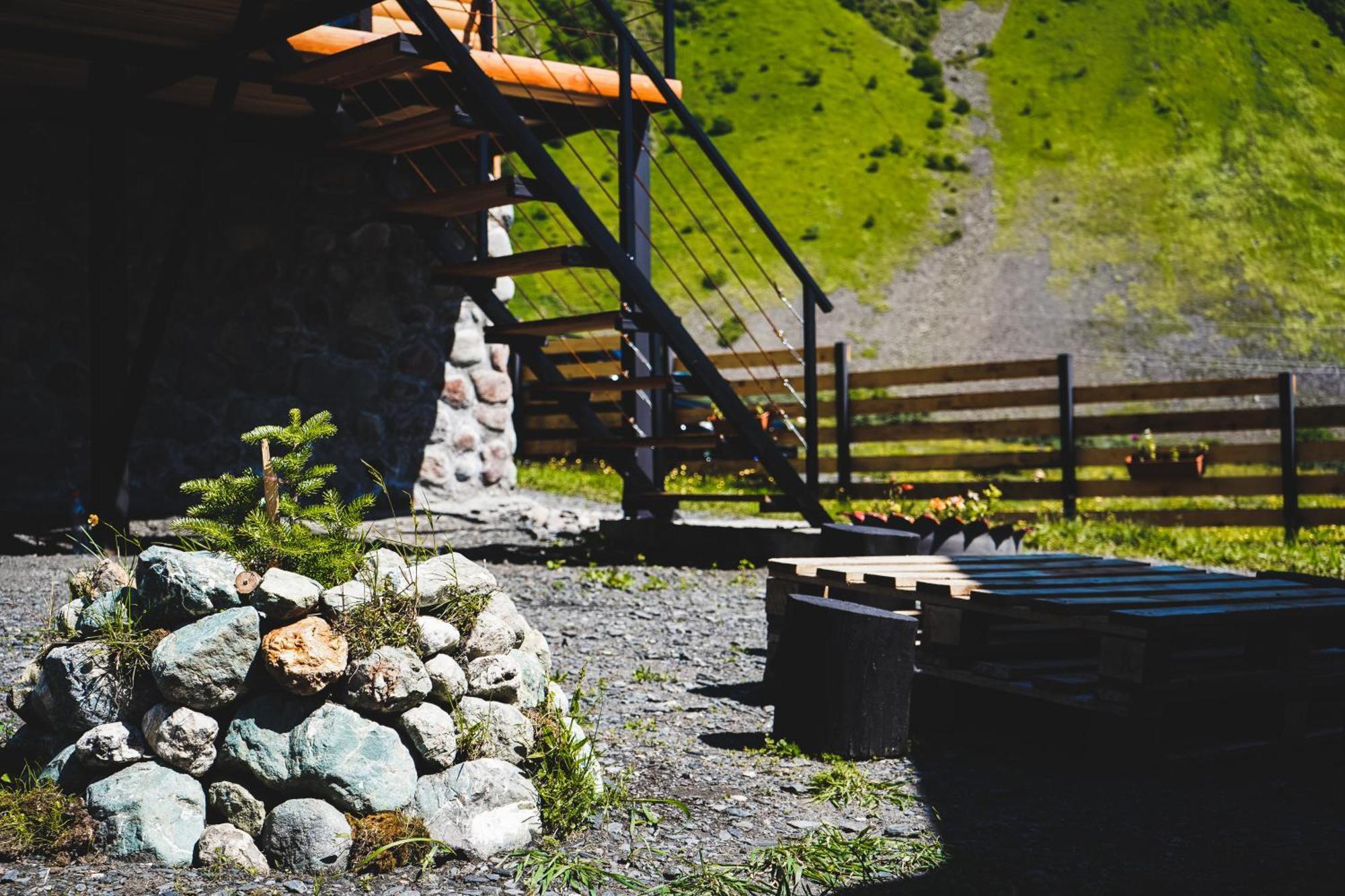 Traveler'S Cottages In Kazbegi Buitenkant foto