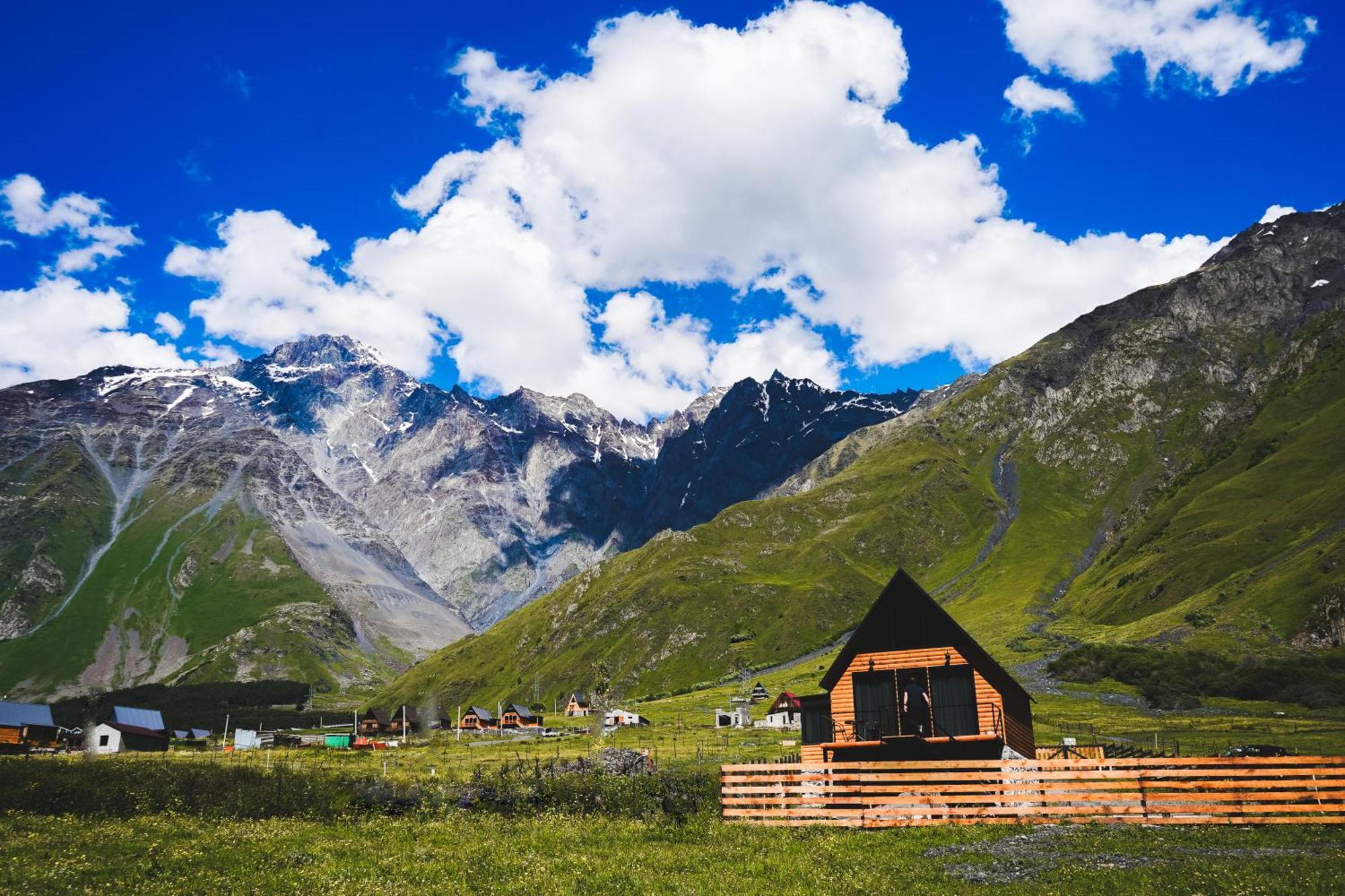 Traveler'S Cottages In Kazbegi Buitenkant foto