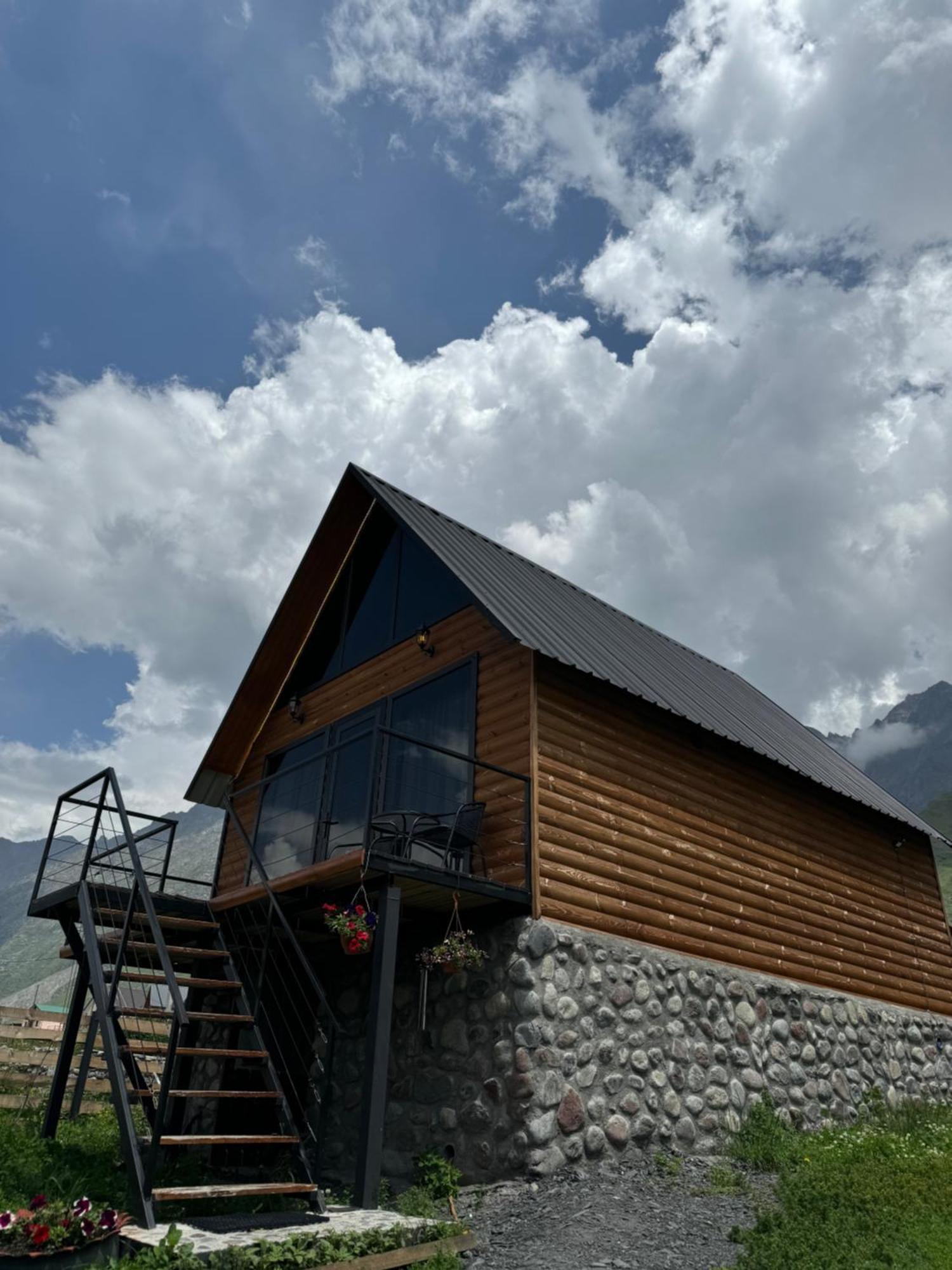 Traveler'S Cottages In Kazbegi Buitenkant foto
